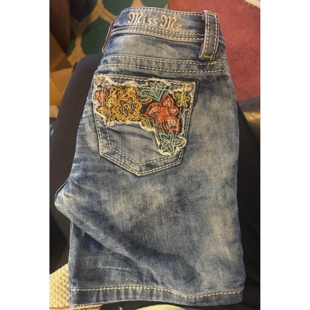 Miss Me Girls Floral Embroidered Denim Shorts Blue Acid Wash Size 8 Boho